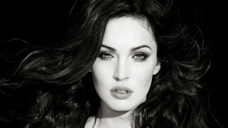 Megan Fox Monochrome Wallpaper