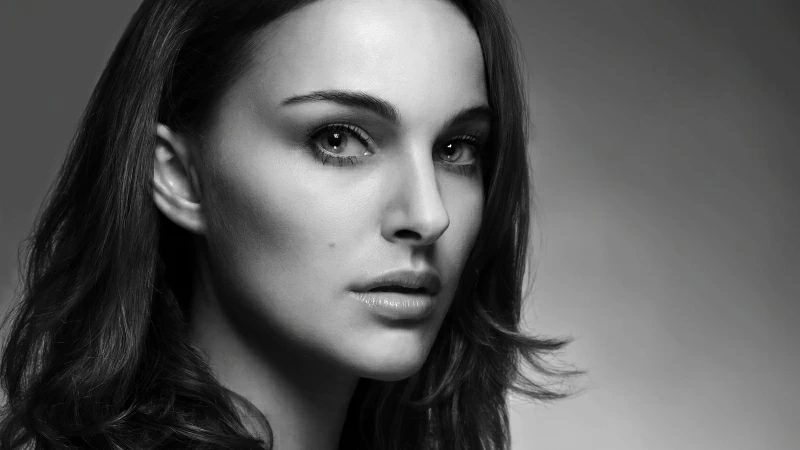 Natalie Portman Monochrome 5K Wallpaper