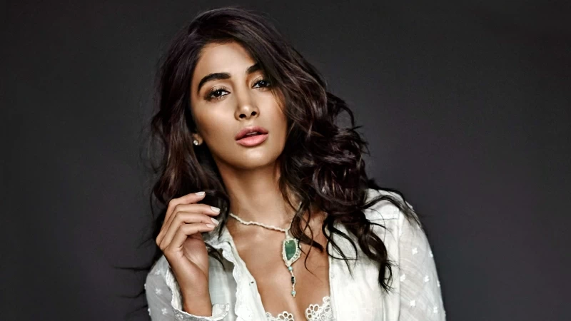 Pooja Hegde for  Maxim 4K Wallpaper