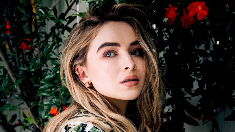 Sabrina Carpenter 4K Wallpaper