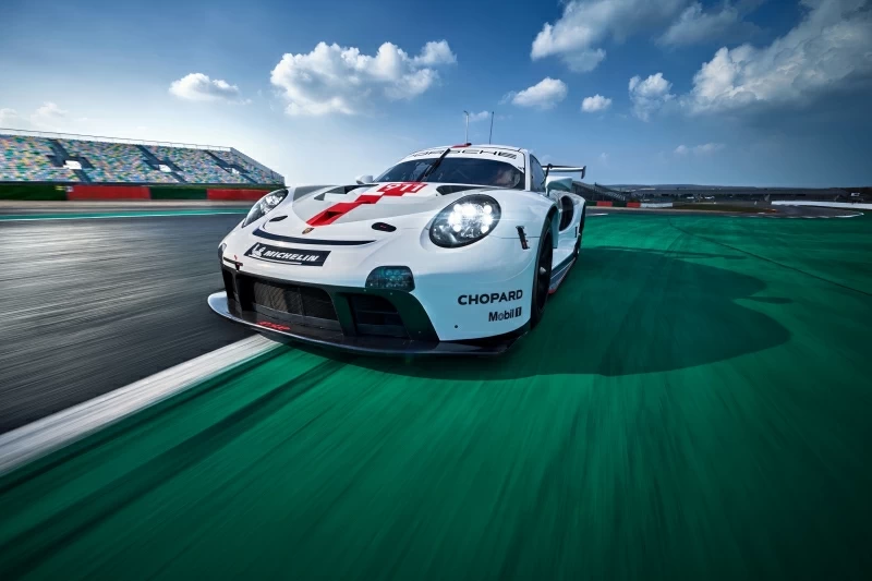 Porsche 911 RSR 2020 Wallpaper