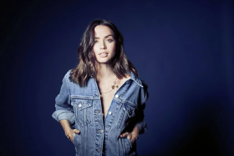 2020 Ana De Armas Latest Wallpaper