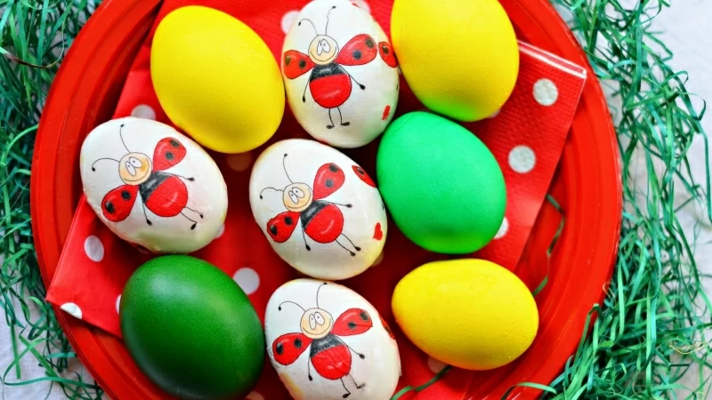 Easter Eggs Art Wallpaper