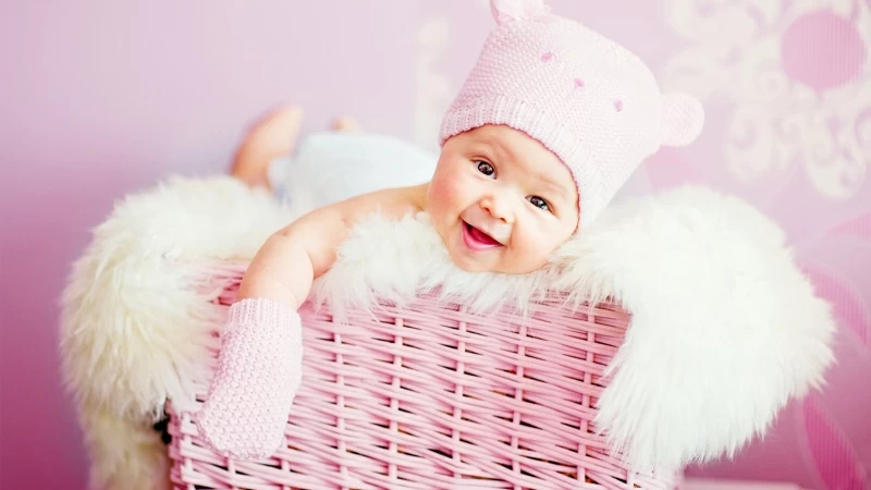 Baby Laughing Cute 4K Wallpaper