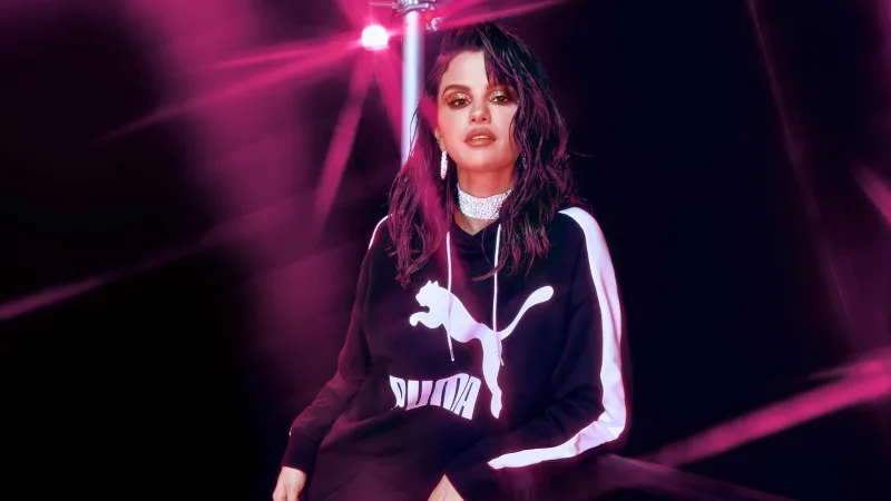 2020selena Gomez Puma Wallpaper