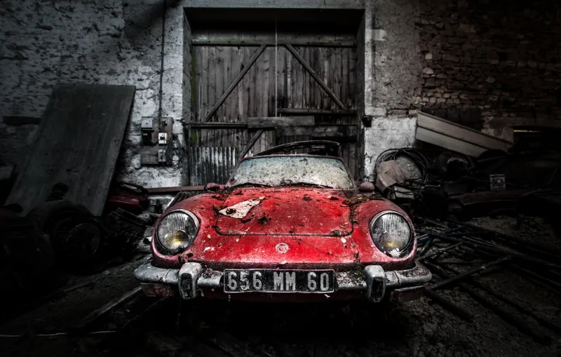 Abandoned Old Rusty Car Wallpaper