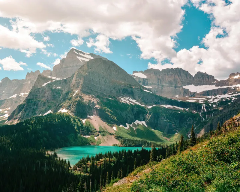 Grinnell Lake In Glacier National Park 5k Wallpaper