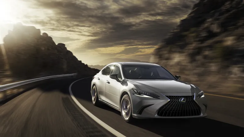 Lexus ES 300h 8k Wallpaper