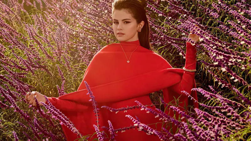 Selena Gomez Photoshoot For Vogue Mexico Wallpaper