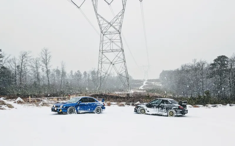 Snowy Subarus Car Wallpaper