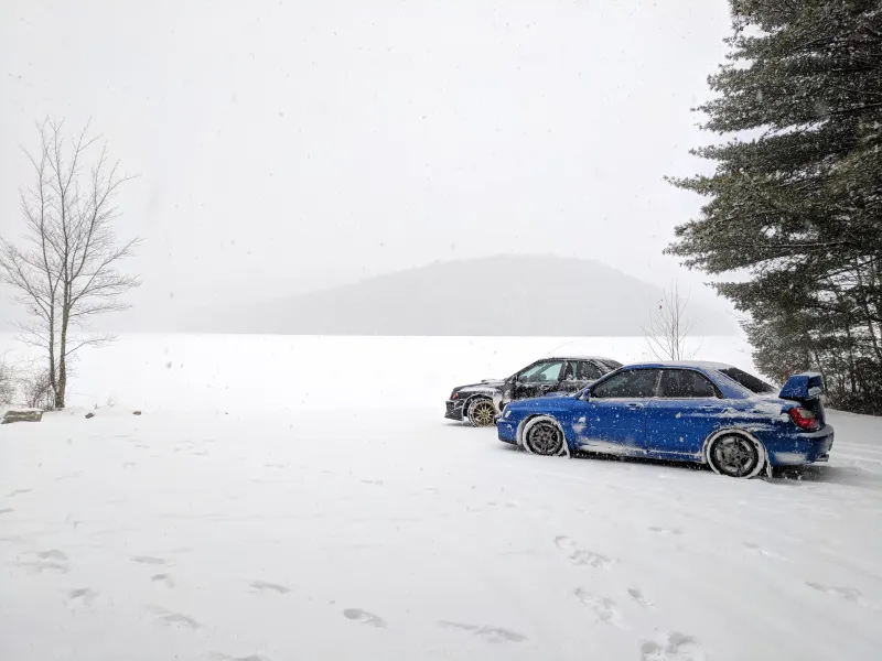 Snowy Subarus Wallpaper