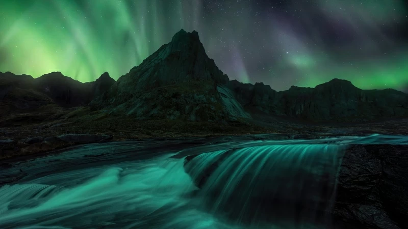 Lofoten Islands Northern Lights 4K HD Wallpaper