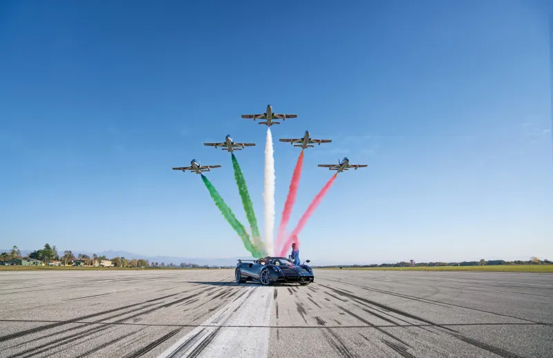 2021 Pagani Huayra Tricolore Wallpaper