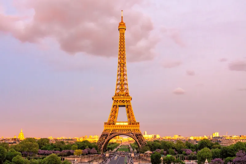 Eiffel Tower In Paris Wallpaper