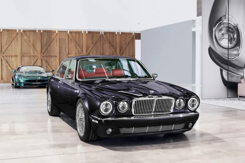 Jaguar XJ6 By Jaguar Land Rover Classic Front Look Wallpaper