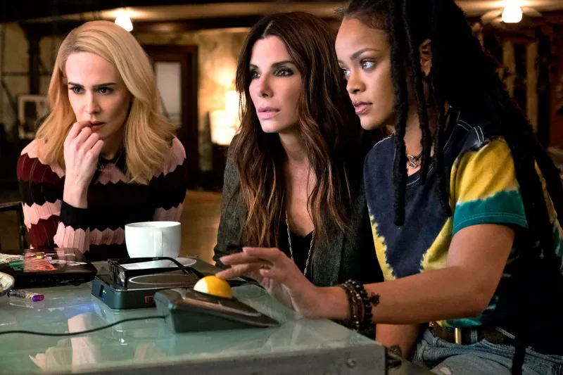 Sandra Bullock Rihanna And Sarah Paulson In Ocean 8 Wallpaper