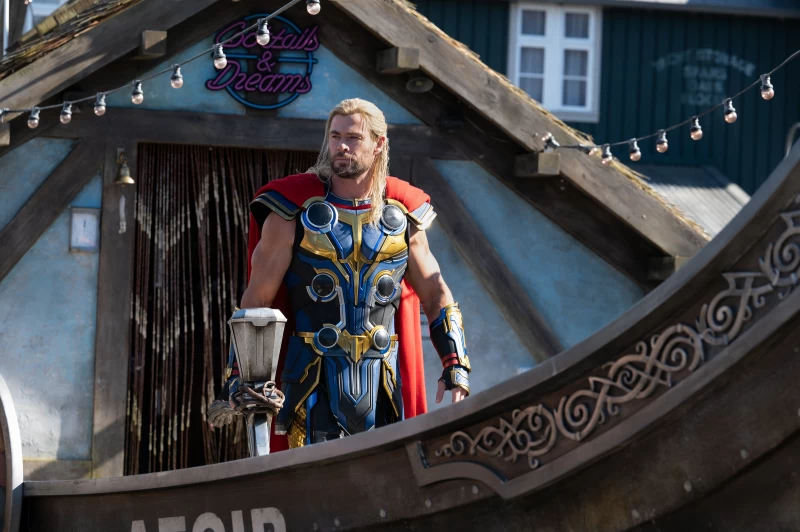 Movie Thor: Love and Thunder Thor Chris Hemsworth HD Wallpaper | Background Image