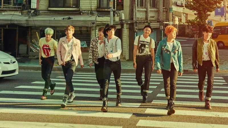 BTS Team Crossing Road HD Wallpaper