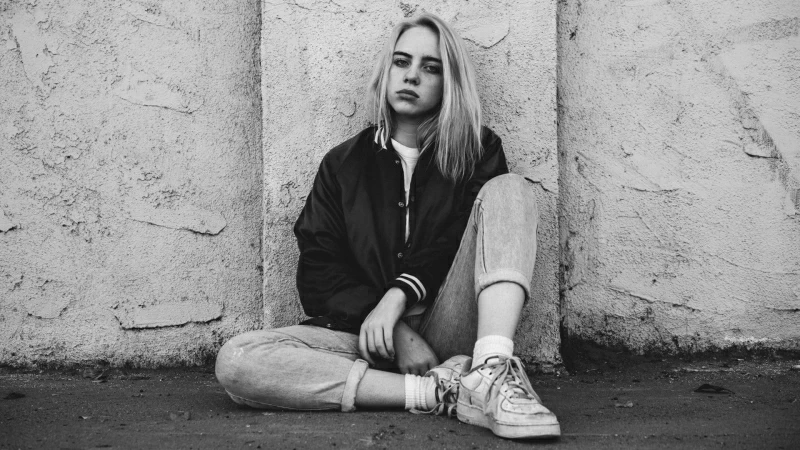 Billie Eilish 10 HD Wallpaper