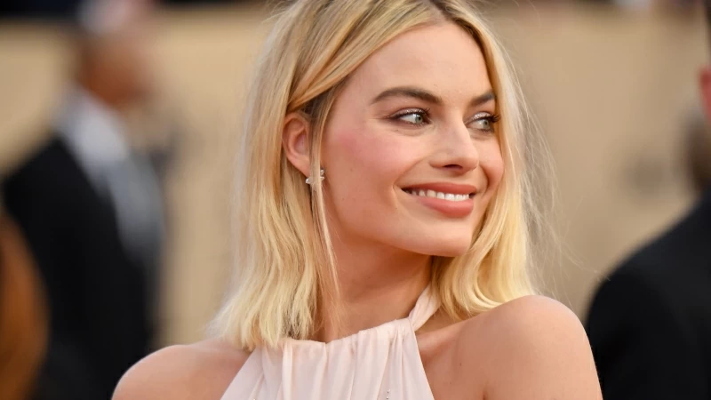 Margot Robbie 1 4K 5K HD Celebrities Wallpaper