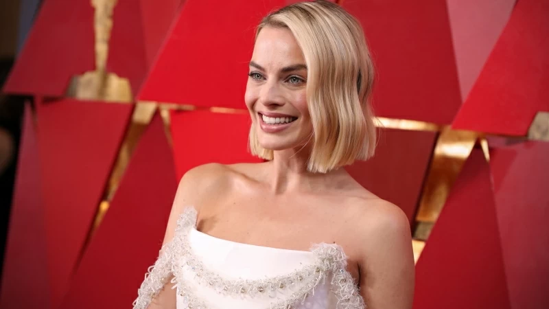 Margot Robbie 2 4K 5K HD Celebrities Wallpaper