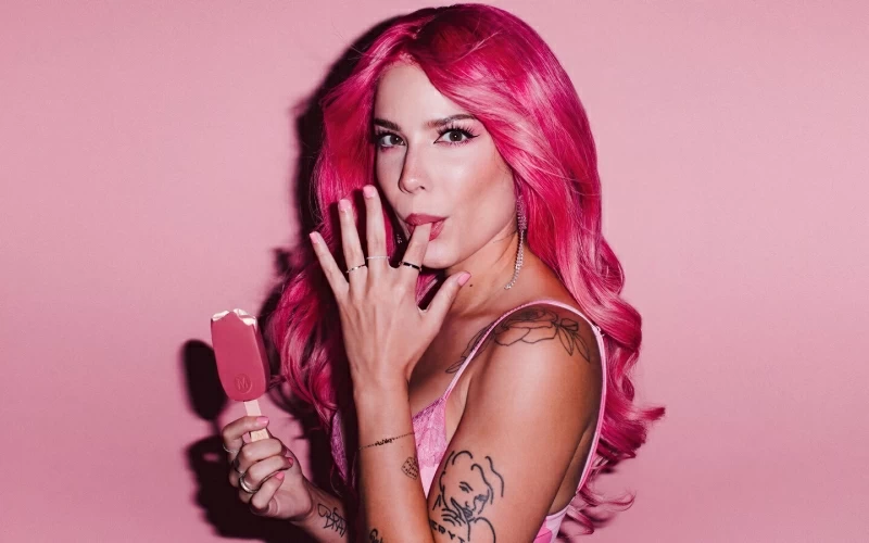 Halsey Magnum Campaign True To Pleasure 2020 Wallpaper