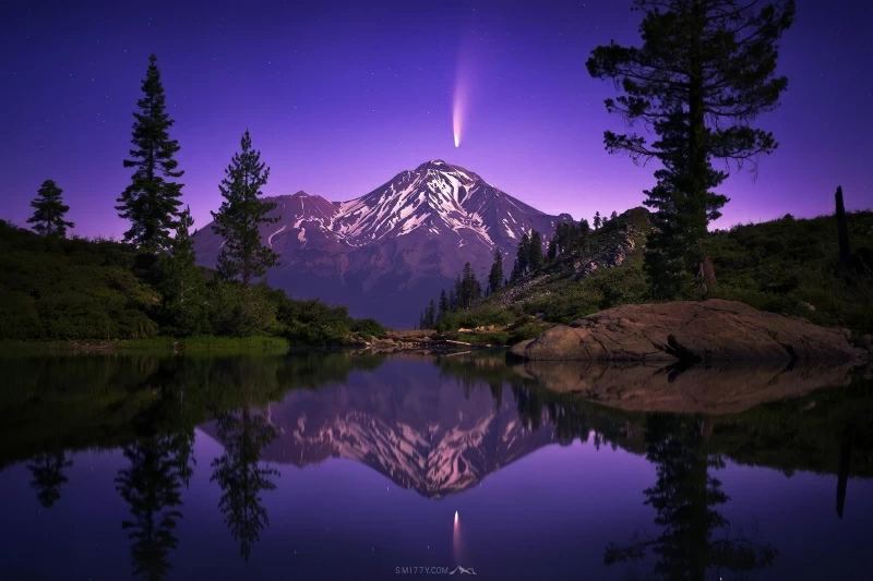 Neowise Seen From Mt Shasta 4k Wallpaper