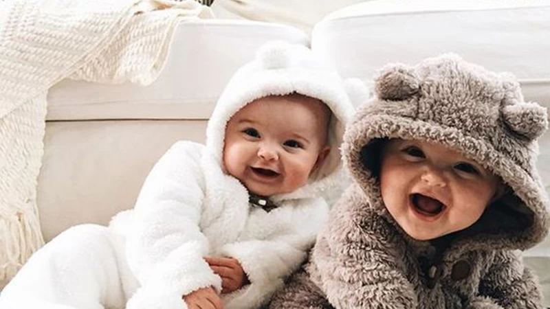 Cute Smiley Babies Are Wearing Fur Woolen Dress HD Cute Wallpaper